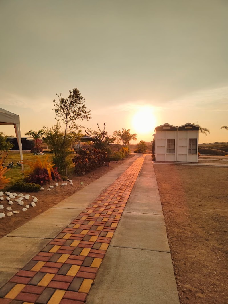 La Paz Camposanto & Funeraria- Santa Elena